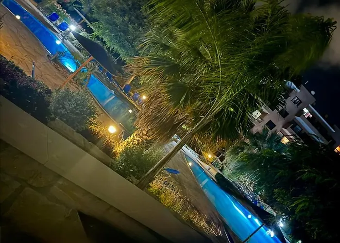 Aphrodite Gardens Modern 公寓 Paphos